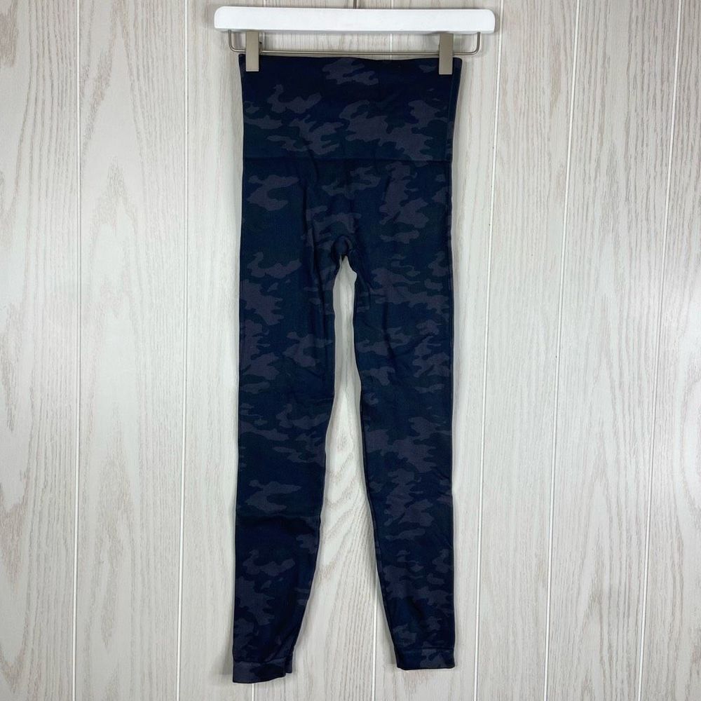 Spanx Leggings Women’s Black & Green Camouflage Pull-On Small Look at Me Now - Picture 3 of 4